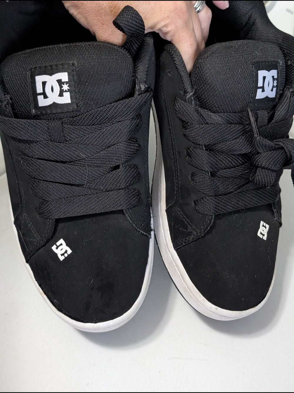 DC Black and White Low-Top Skate Sneakers Size 9